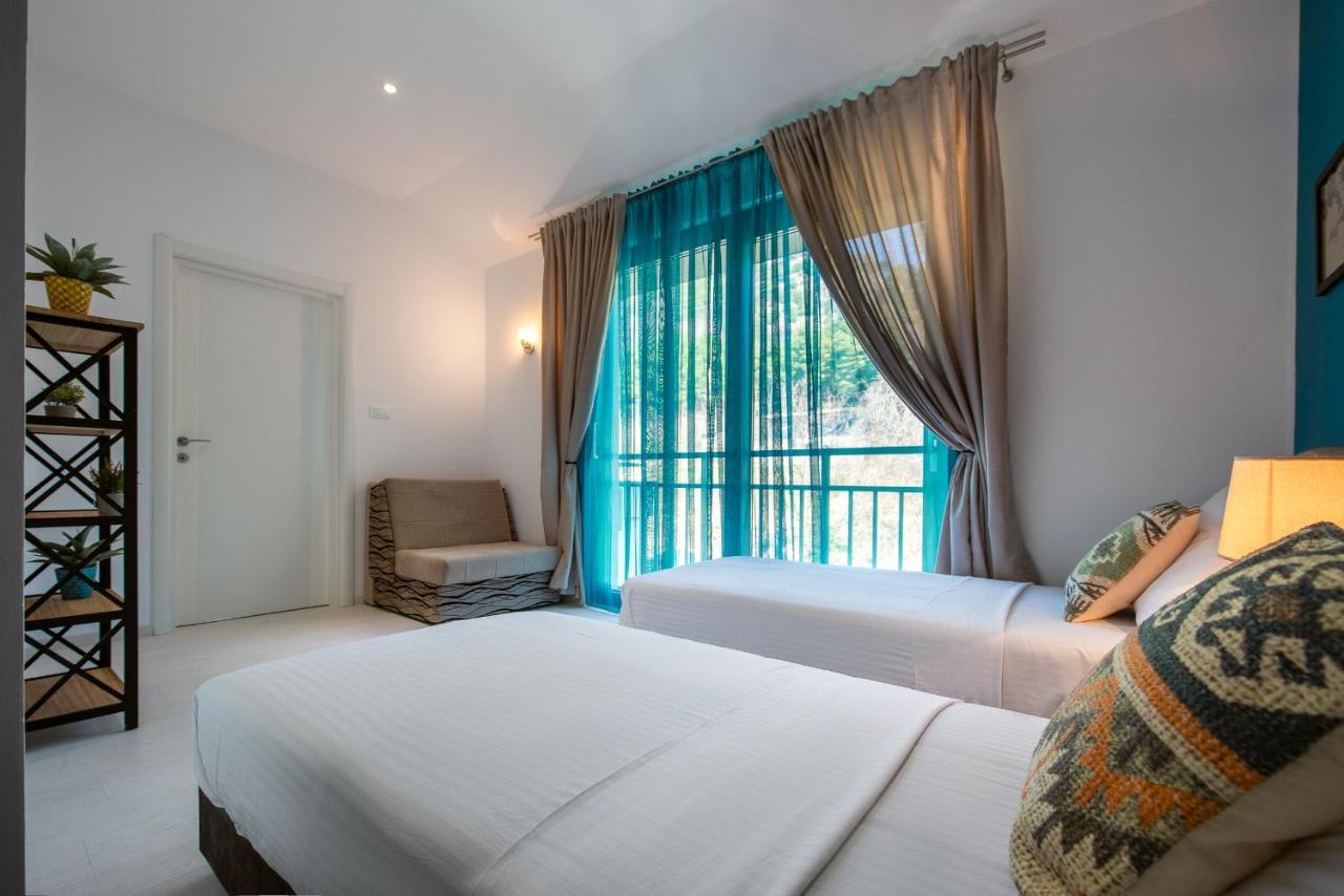 Lazi Sea View Villa *