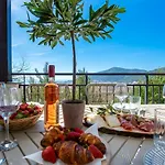 Villa Lazi Sea View