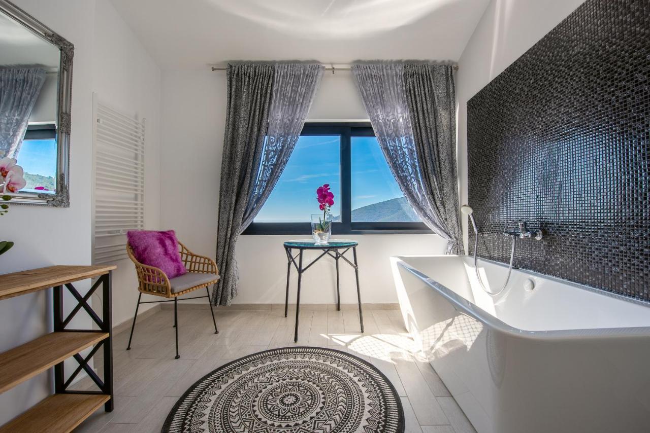 Lazi Sea View